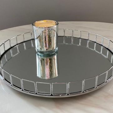 Imagen del producto bandeja plateada en metal con espejo
