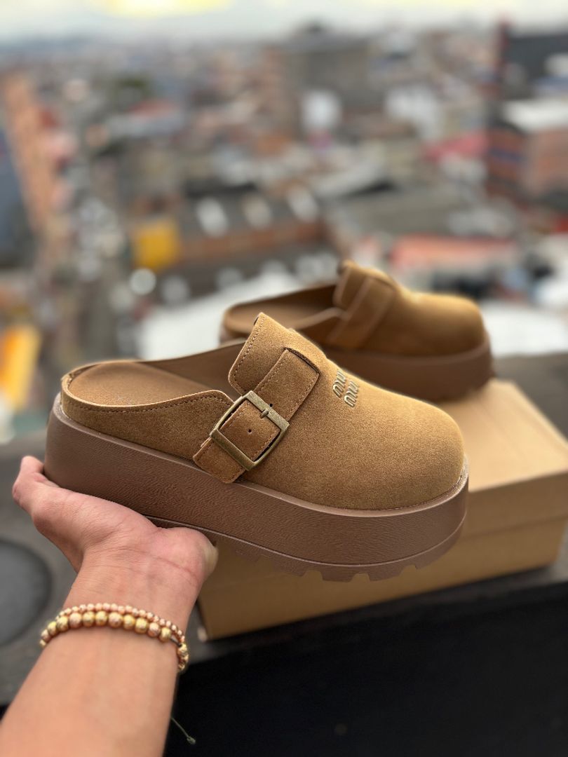 MIU MIUU TENIS CAFÉ 