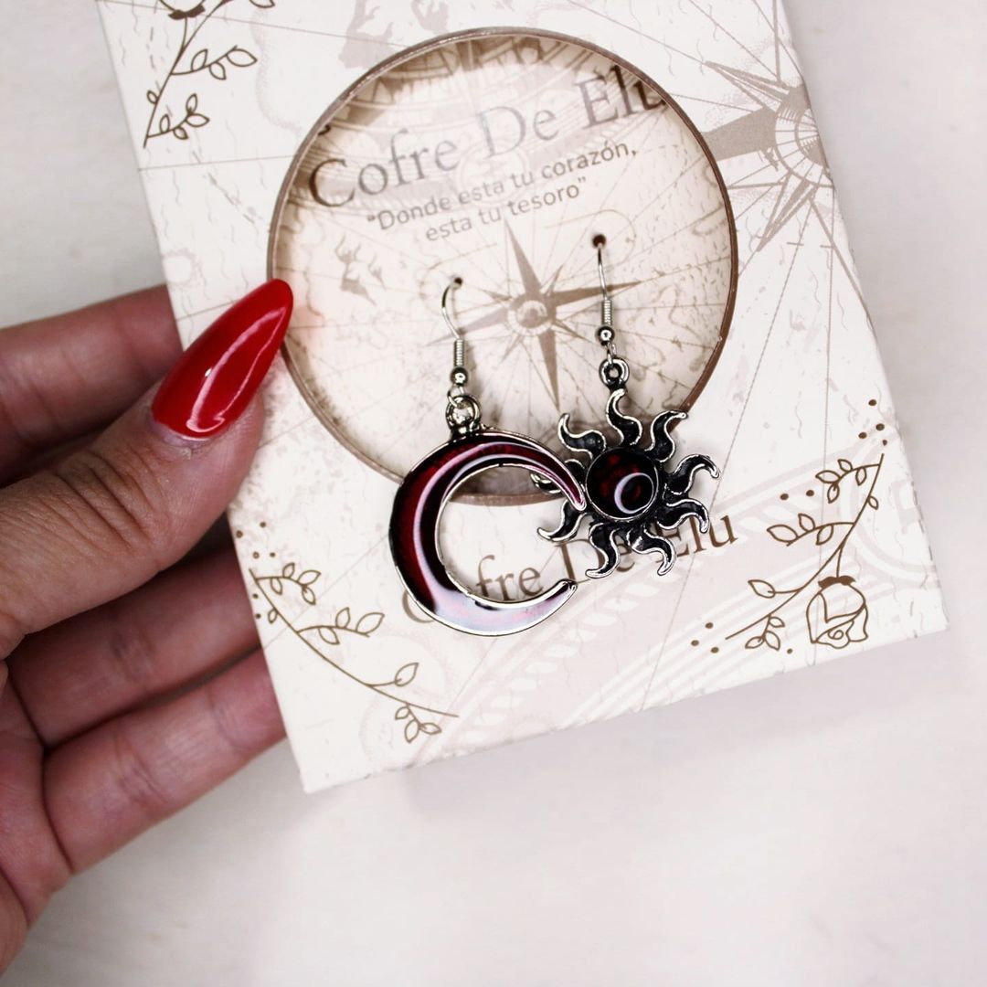 ARETES SOL Y LUNA RESINA 