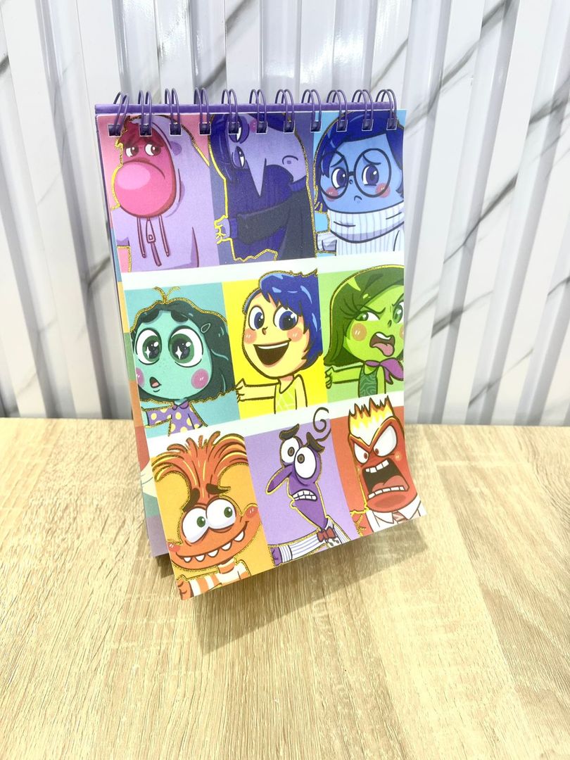 PLANEADOR PERSONAJES