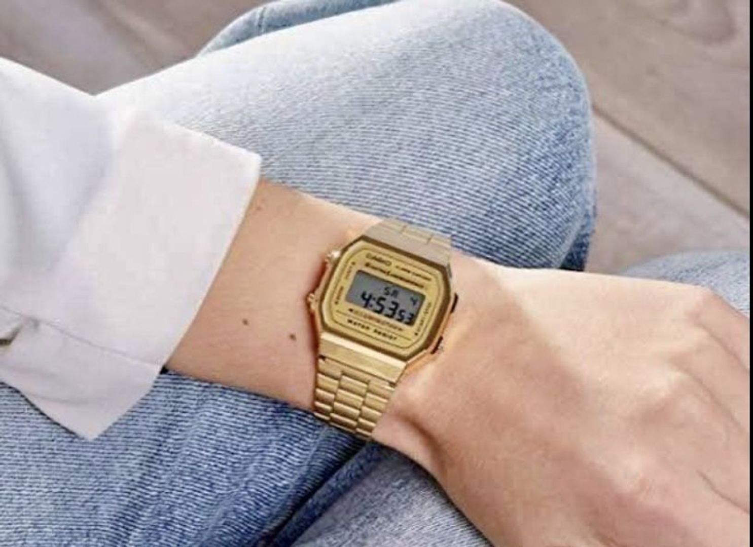 CASIO RETRO DORADO ORIGINAL 