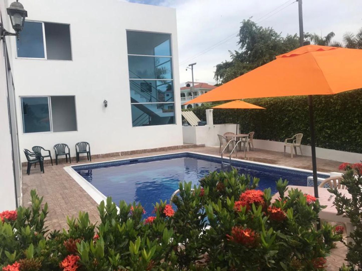 MELGAR  |12 PERSONAS