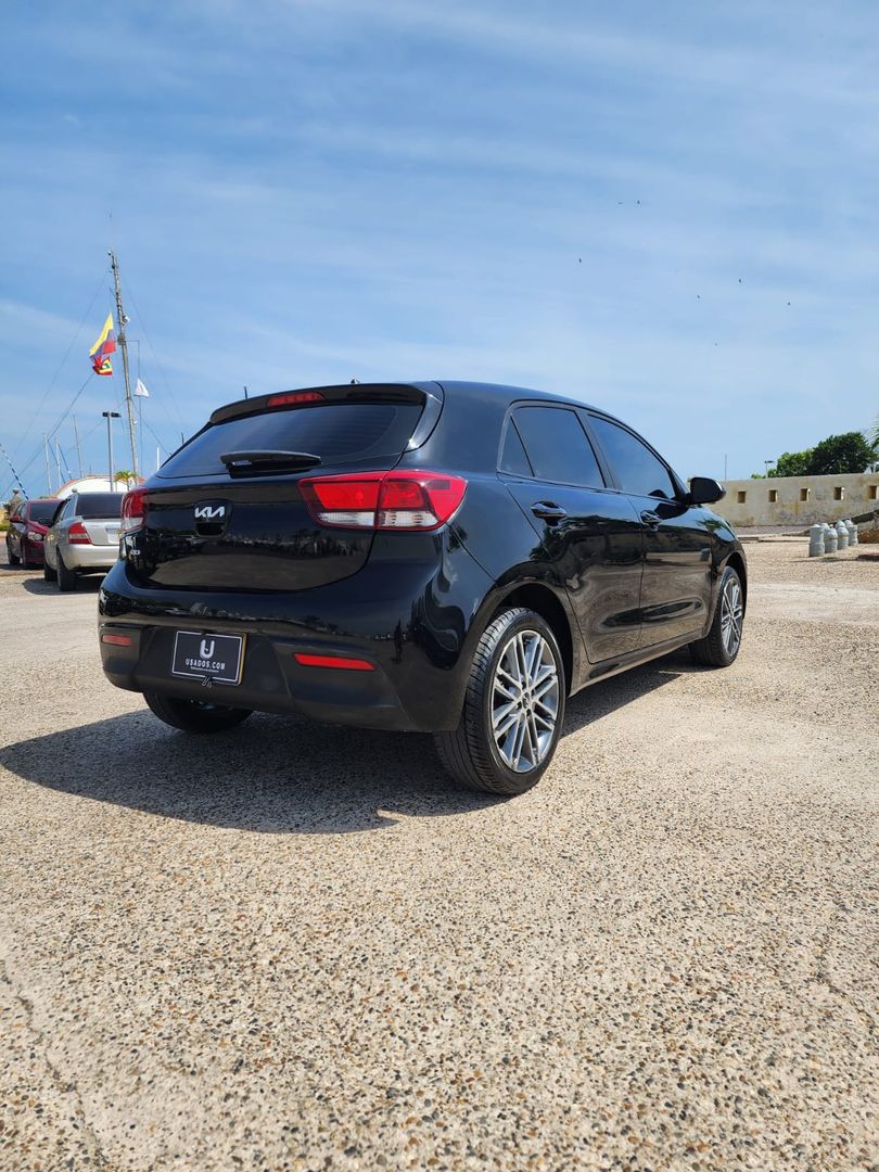 KIA RIO HATCHBACK 1.4 AUT 2024