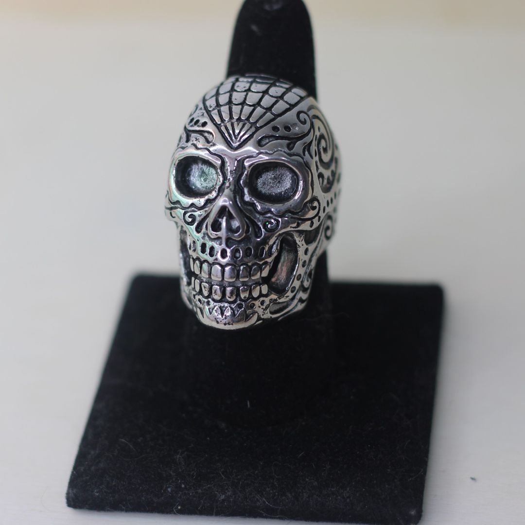 ANILLO CALAVERA