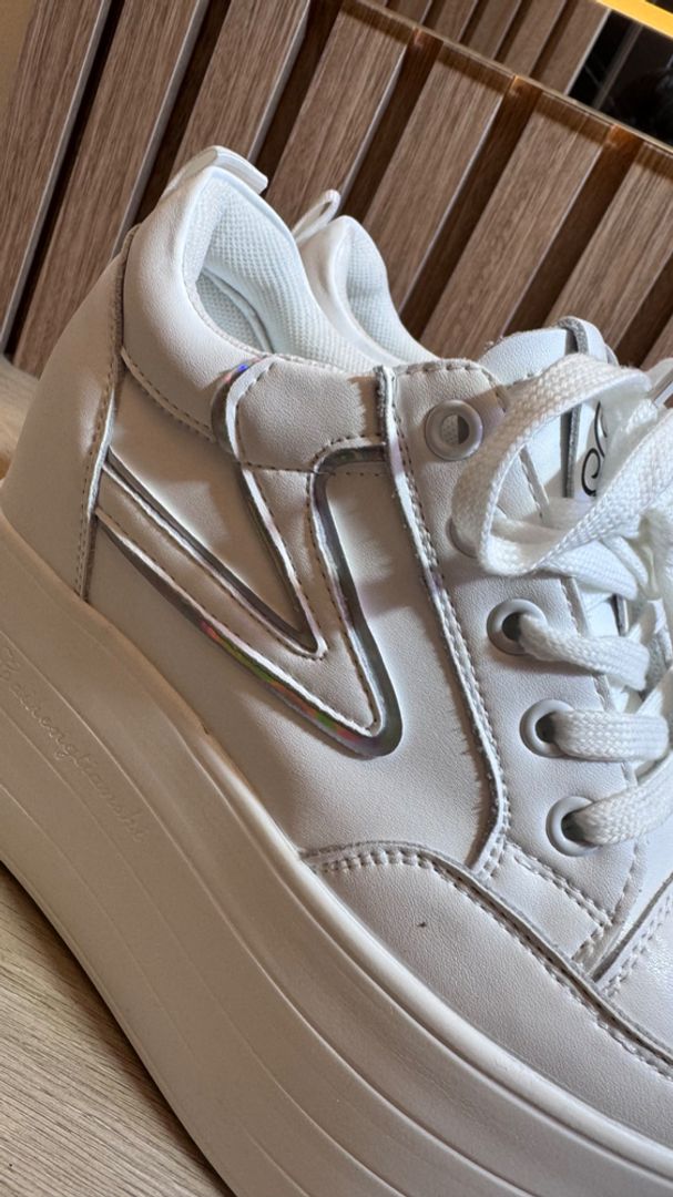 Tenis plataforma doble línea blanca 