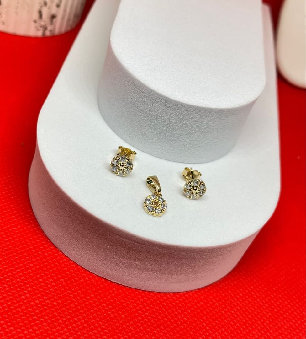 Conjunto flor redonda circonias cristal