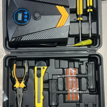 KIT MALETIN COMPRESOR DE AIRE Y HERRAMIENTAS PORTATIL - imagen 1