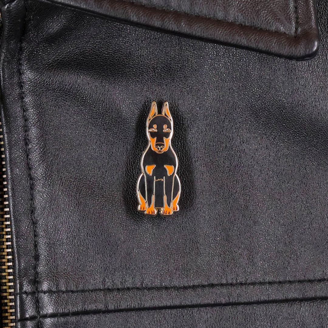 PIN DOBERMAN NEGRO