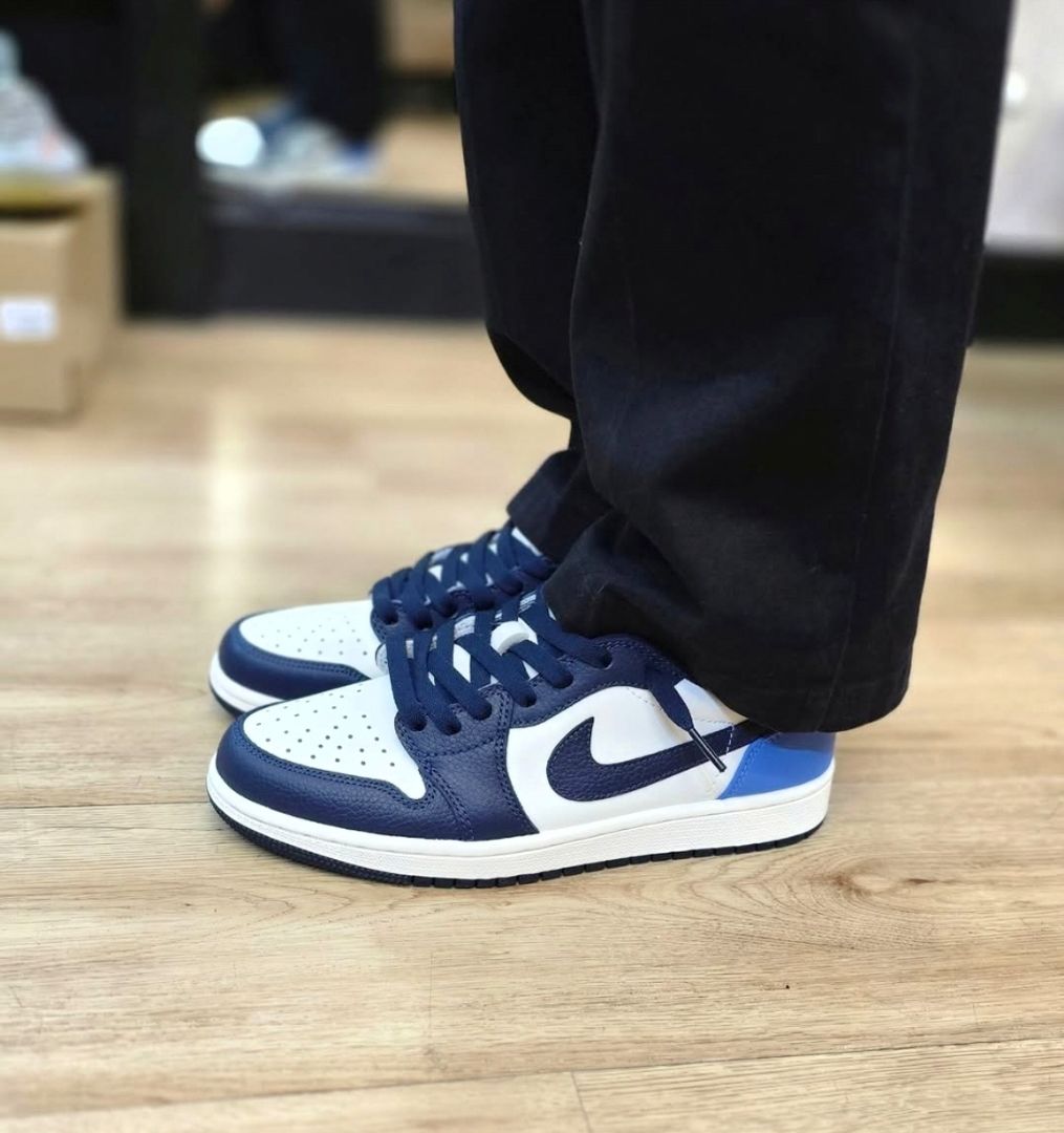 Air Jordan 1 Low OG 'Obsidian UNC