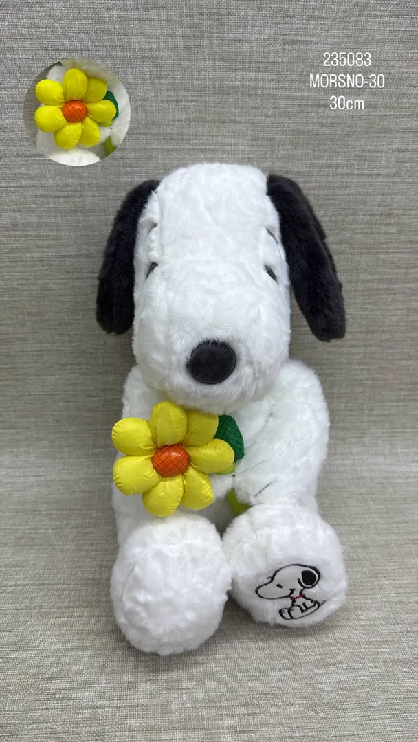 SNOOPY CON FLOR AMARILLA 30 CM