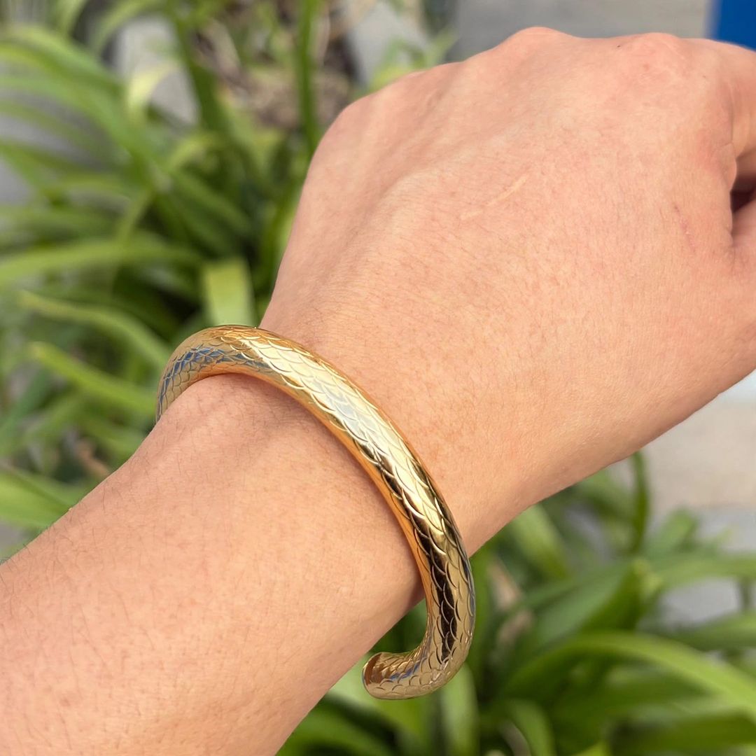 Brazalete liso/textura oro 