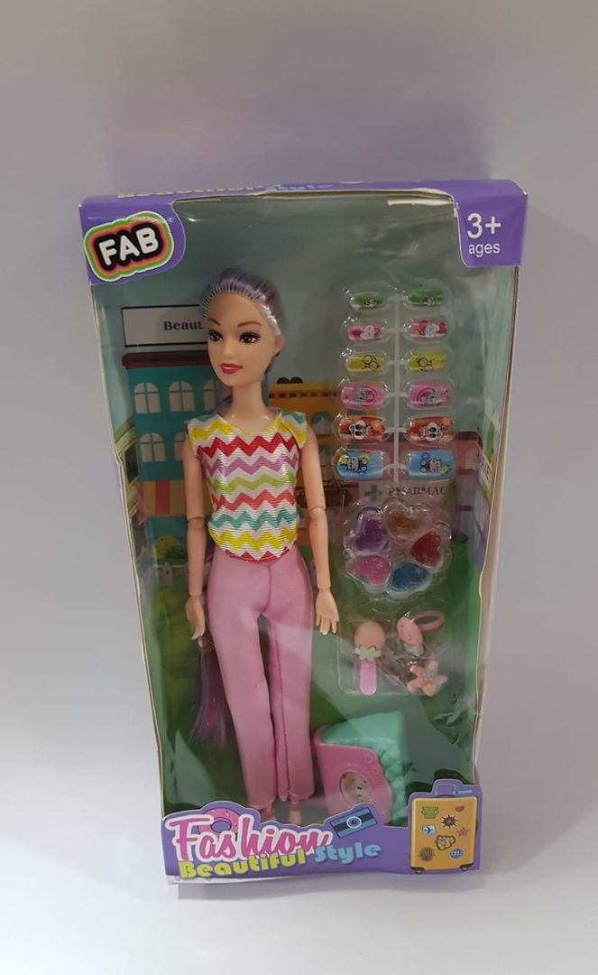 MUÑECA ARTICULADA ACCESORIOS