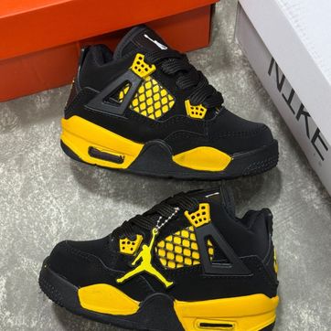 Imagen del producto RETRO 4 NEGRO AMARILLO