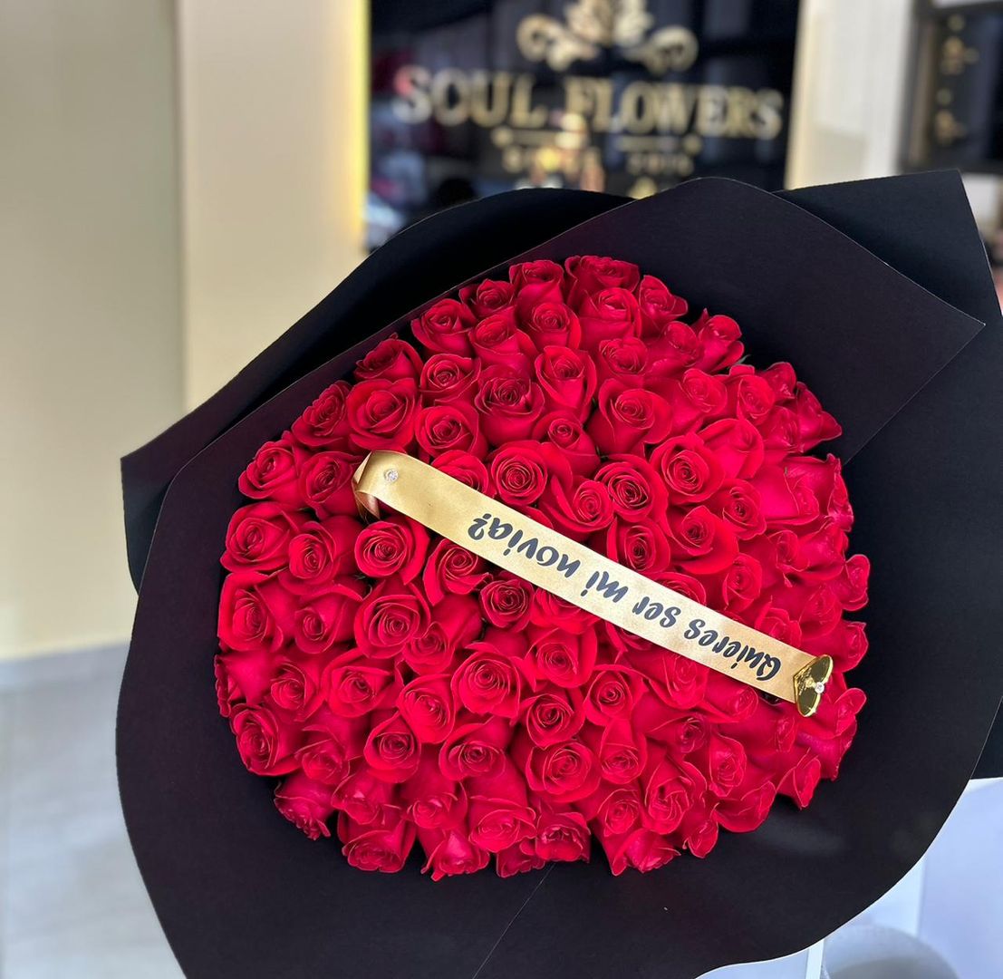 BOUQUET POR 100 ROSAS TRADICIONALES
