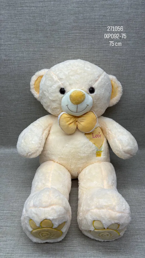 OSO CREMA CON CORAZON  BORDADO LOVE DE 75 CM 