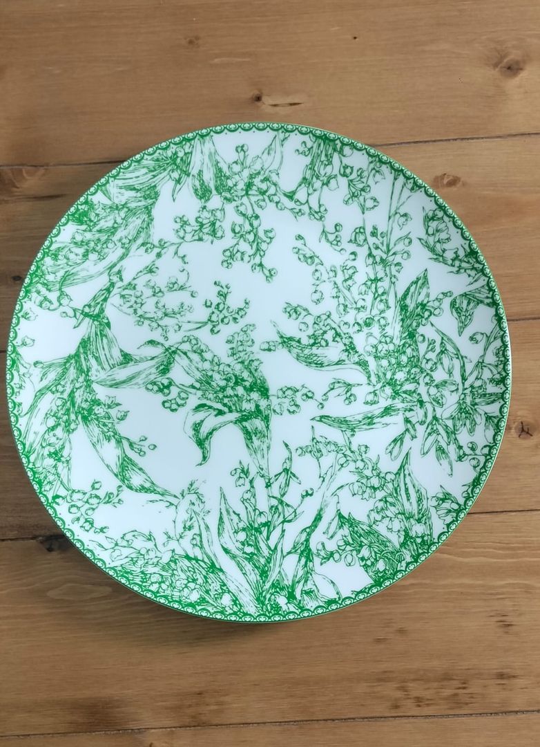 PLATO BASE LIRIOS DEL VALLE