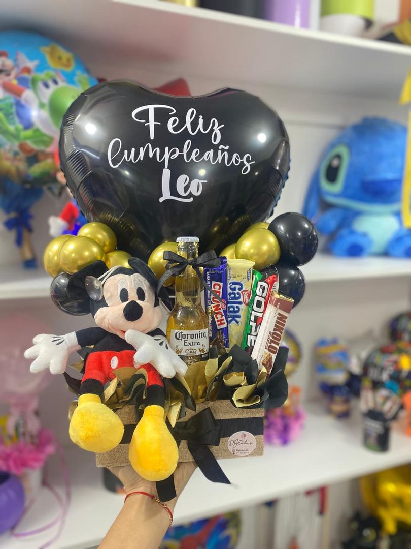 Detalle chocolates, cerveza y peluche