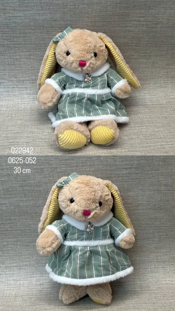 CONEJO CON VESTIDO VERDE 30 CM