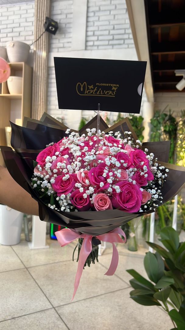 BOUQUET DE 24 ROSAS