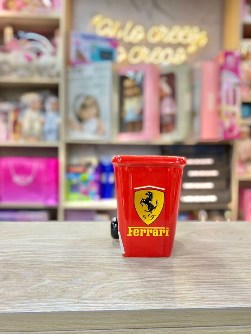 TAZA FERRARI CON RUEDAS 