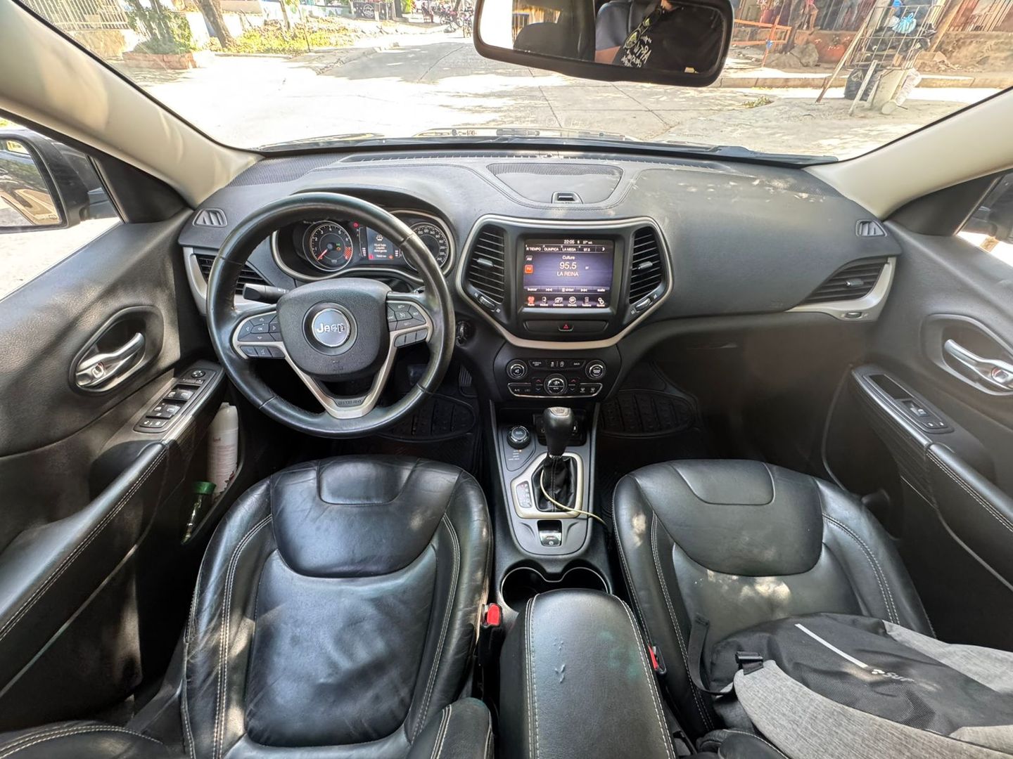 JEEP CHEROKEE 3.2L AUT 4X4 2015 LONGITUDE