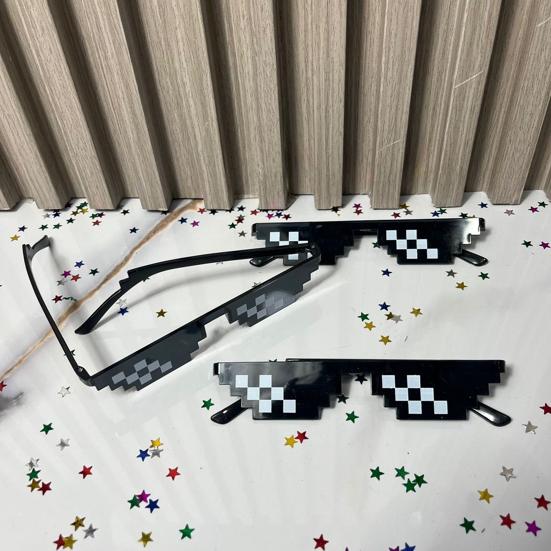 GAFA CUADRITOS ( PIXELES )