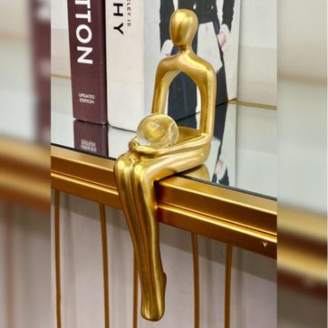 Imagen del producto Adorno en resina dorada