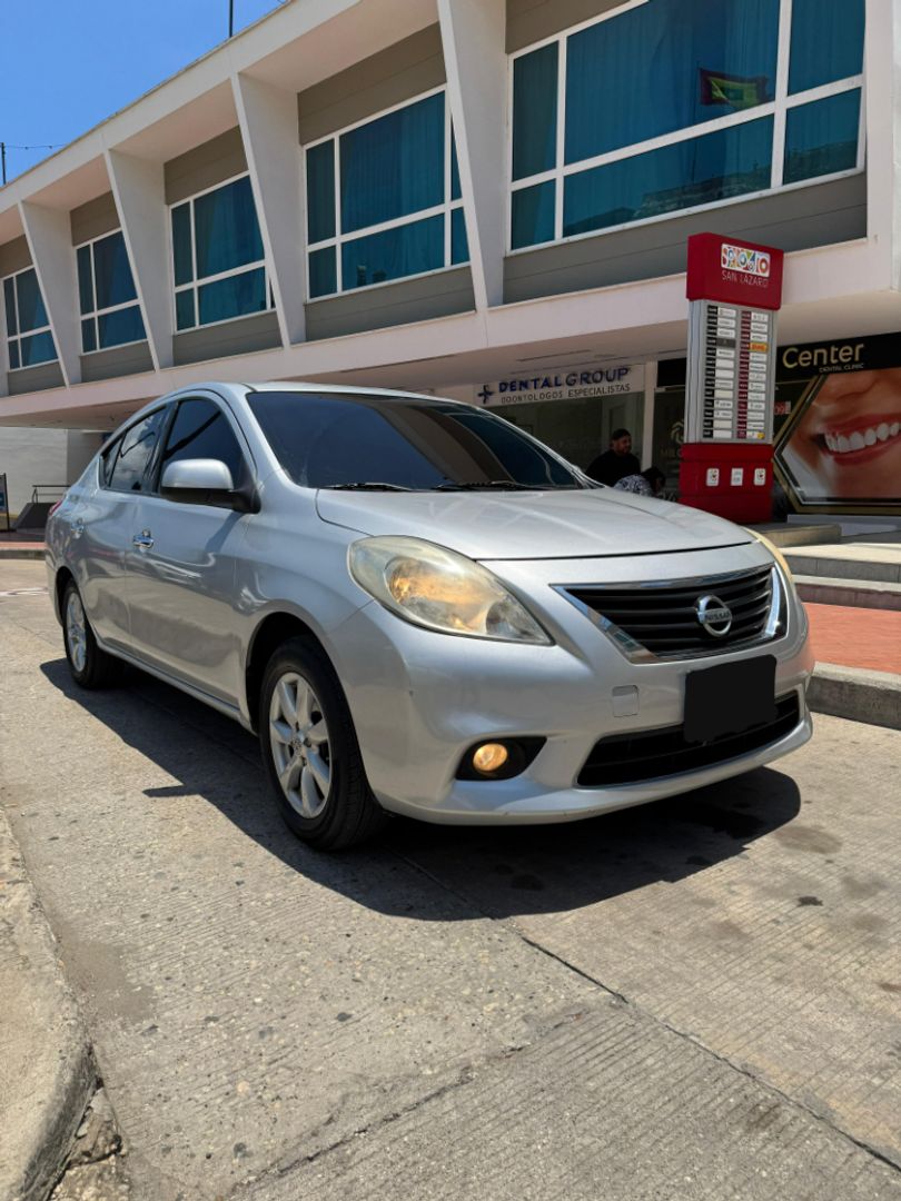 NISSAN VERSA 1.6L AUT ADVANCE 2015