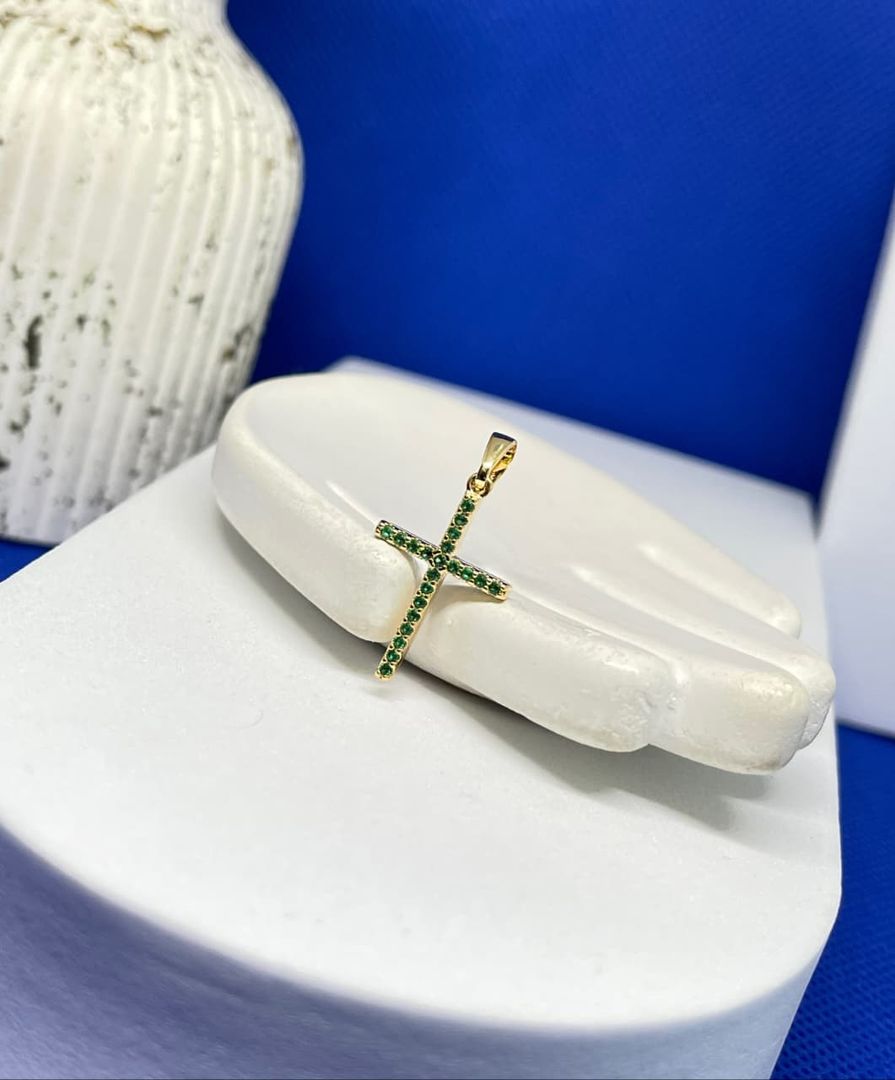 Dije cruz verde circonias mediana 2.7cm