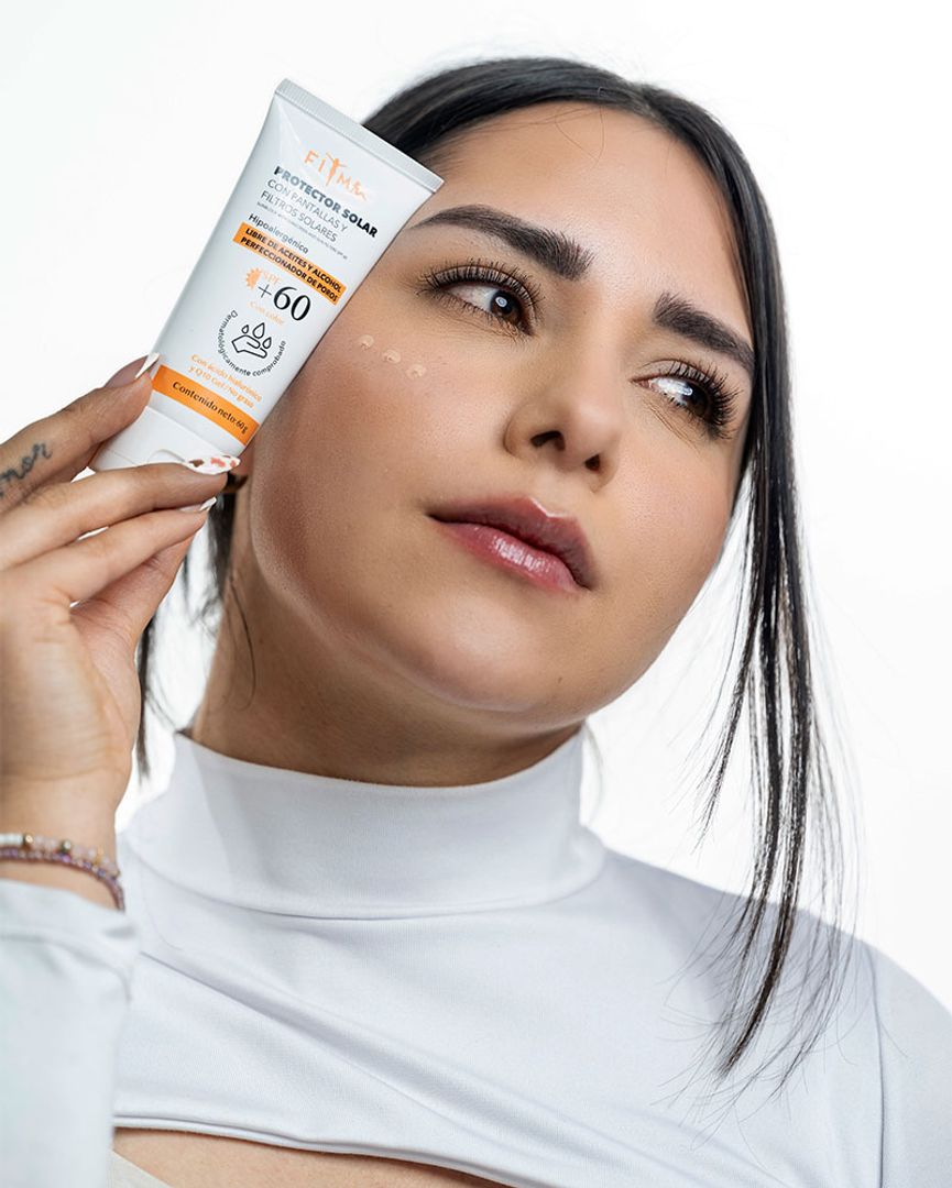 PROTECTOR SOLAR SPF 60 (CON COLOR)