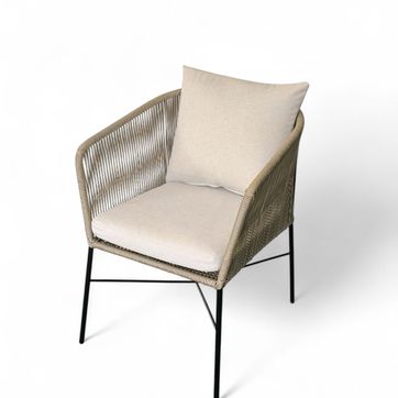 SILLA CÚBICA PARA COMEDOR O AUXILIAR  - imagen 1