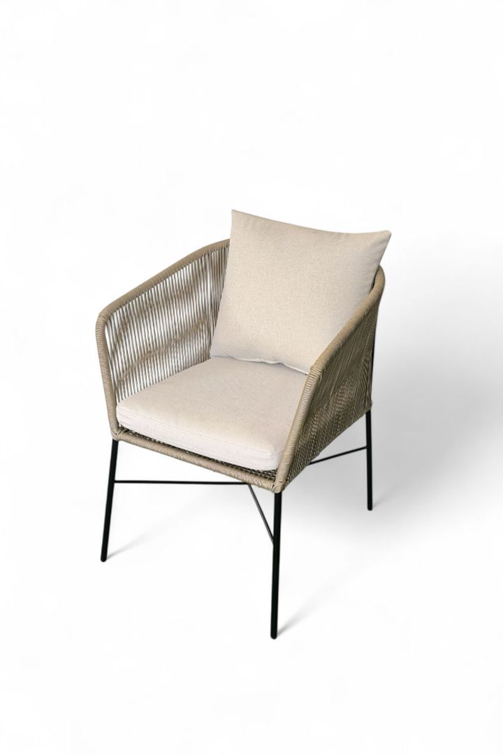 SILLA CÚBICA PARA COMEDOR O AUXILIAR 