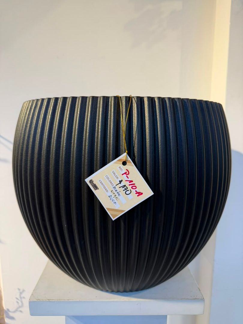 MATERO PLASTICO TALLADO NEGRO GIGANTE