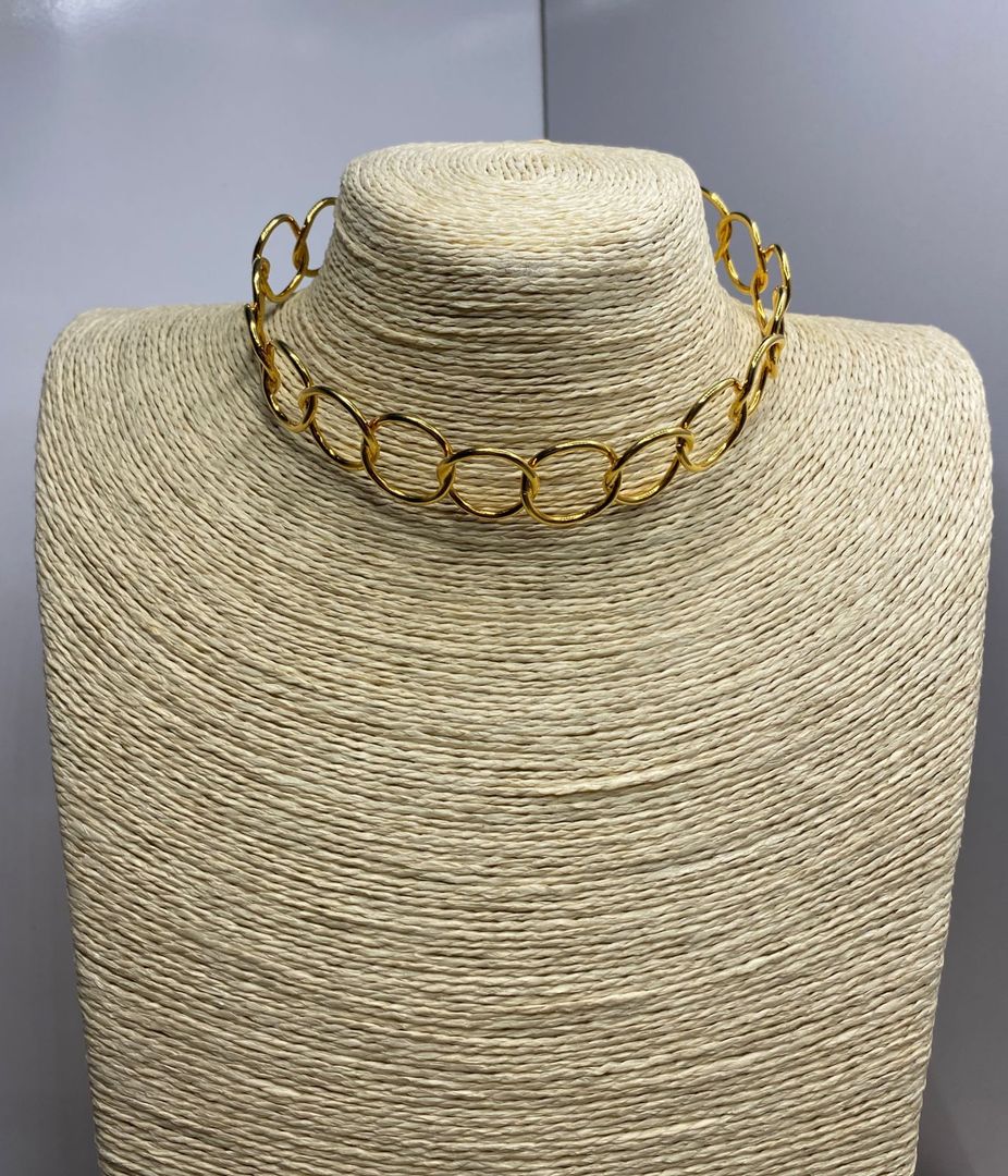 Gargantilla de bronce con bañito de oro 
