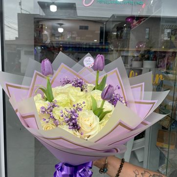 Imagen del producto Mix Rosas y tulipanes