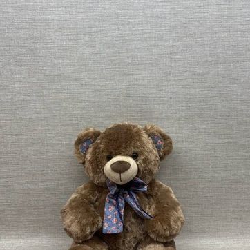 Imagen del producto OSO CAFÉ OSCURO CON MOÑO 45 CM