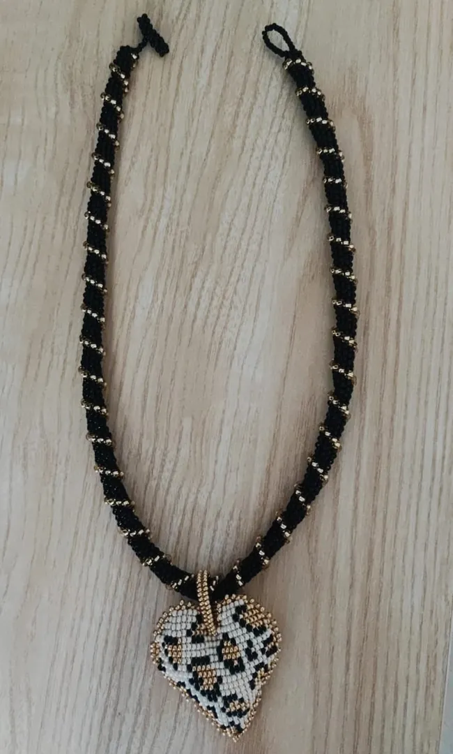 Collar Cordón Mostacilla 