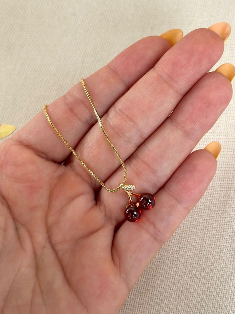 Cadena cereza pequeña 