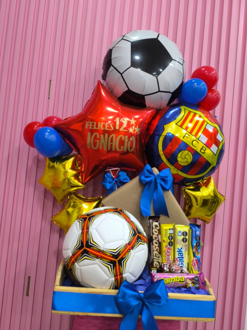 ARREGLO CON GLOBOS DE FUTBOL