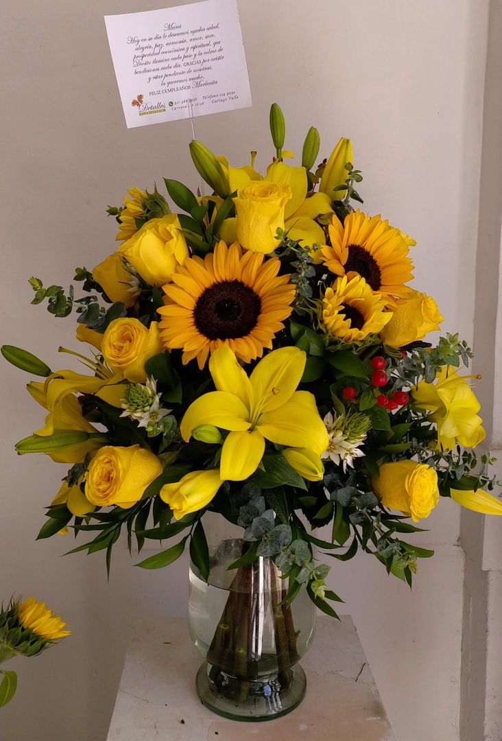 jarrón en amarillos