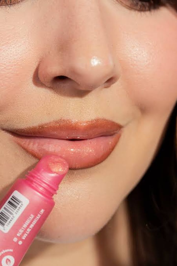 LIP BALM CON PEPTIDOS Y BRILLOS GIRLY 