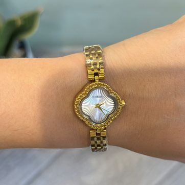 Imagen del producto Reloj vancleef dorado 