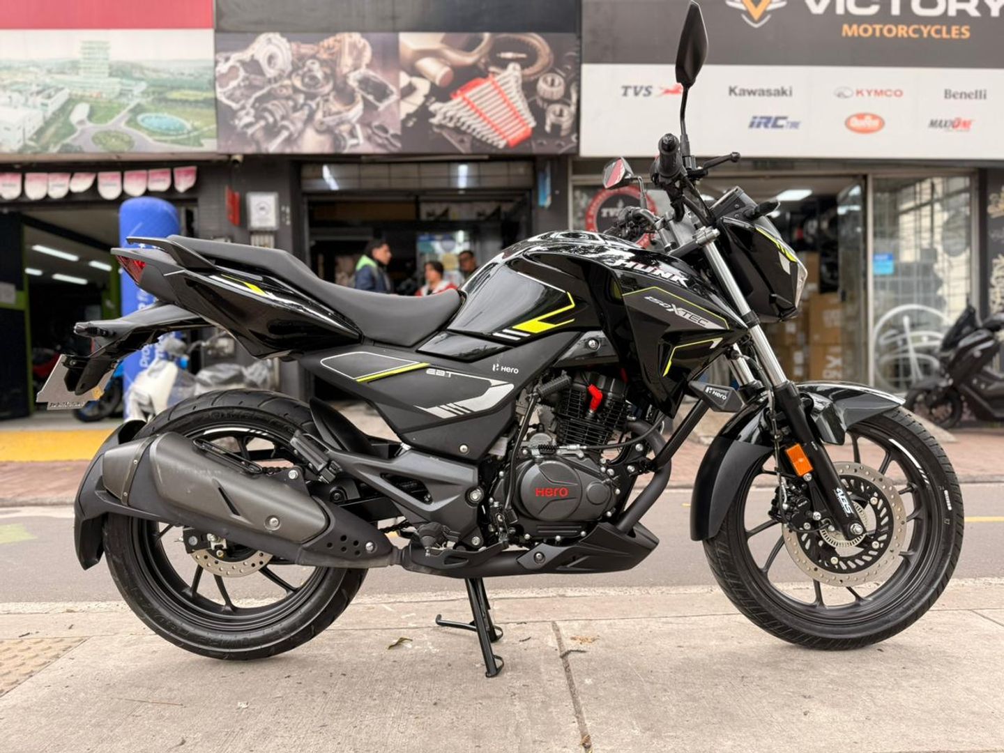 HERO HUNK  150 XT 