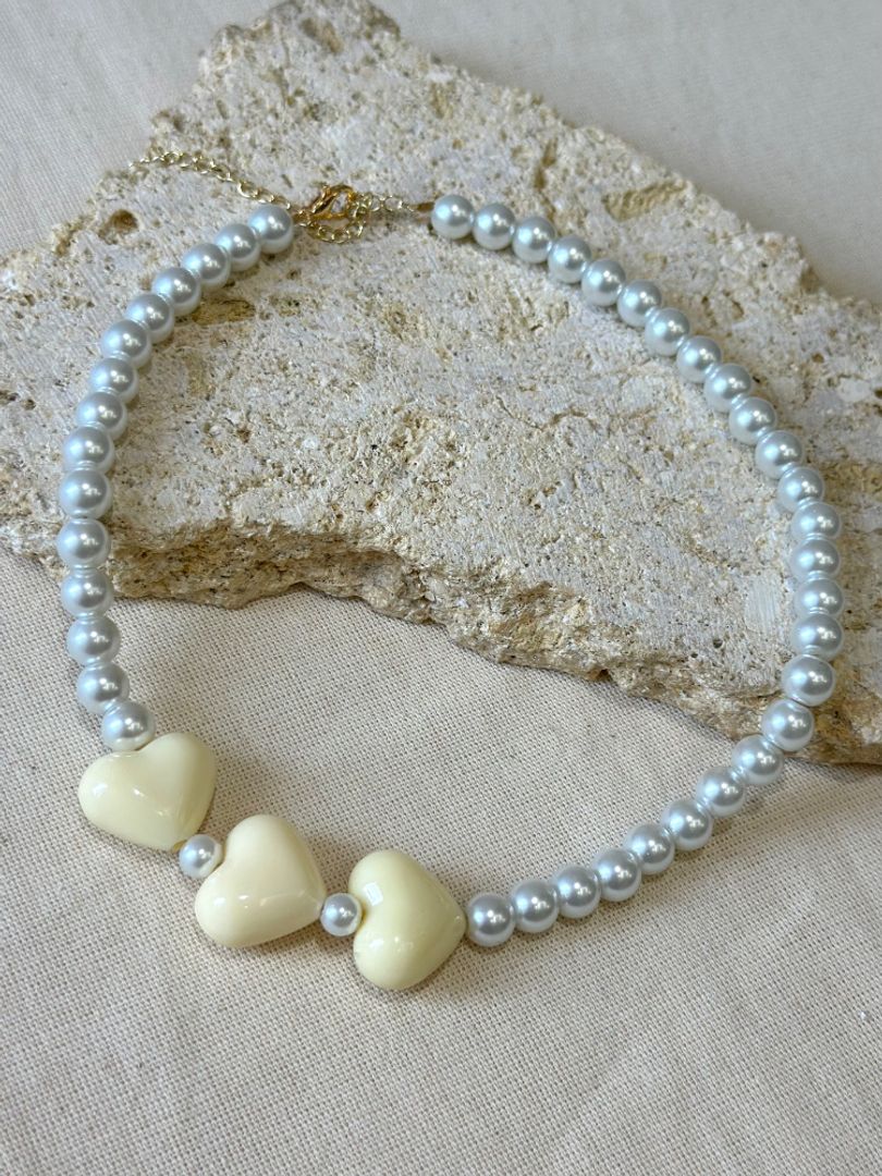 Collar perla corazones 