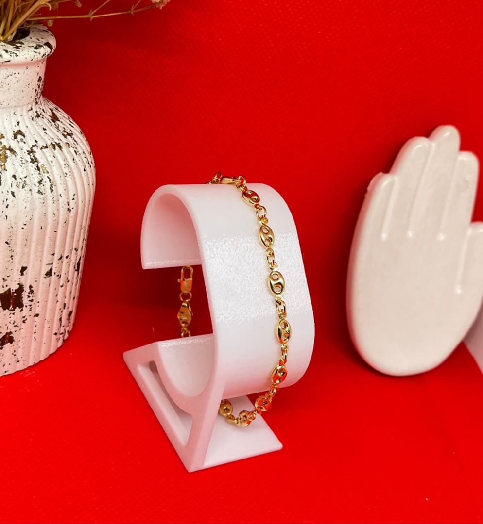 Pulsera gucci semigruesa de 4mm y 20cm