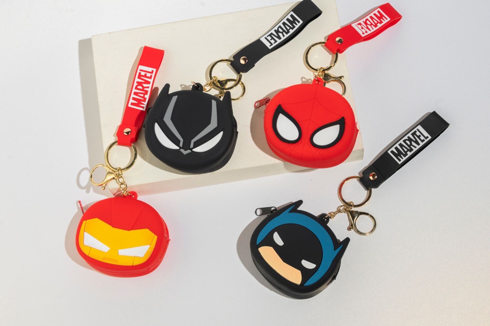 MONEDERO SUPERHEROES