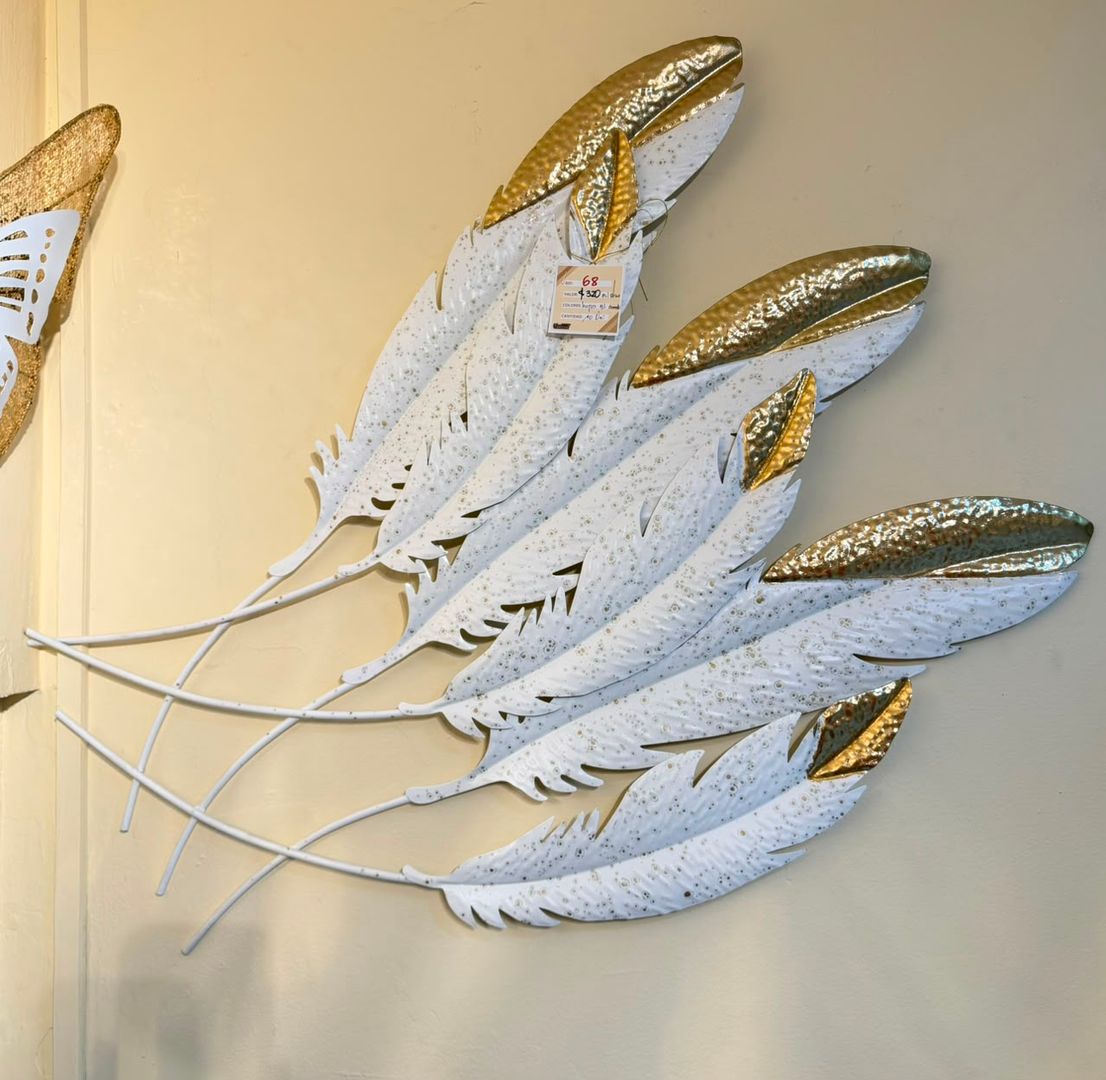 APLIQUE METALICO DE PLUMAS