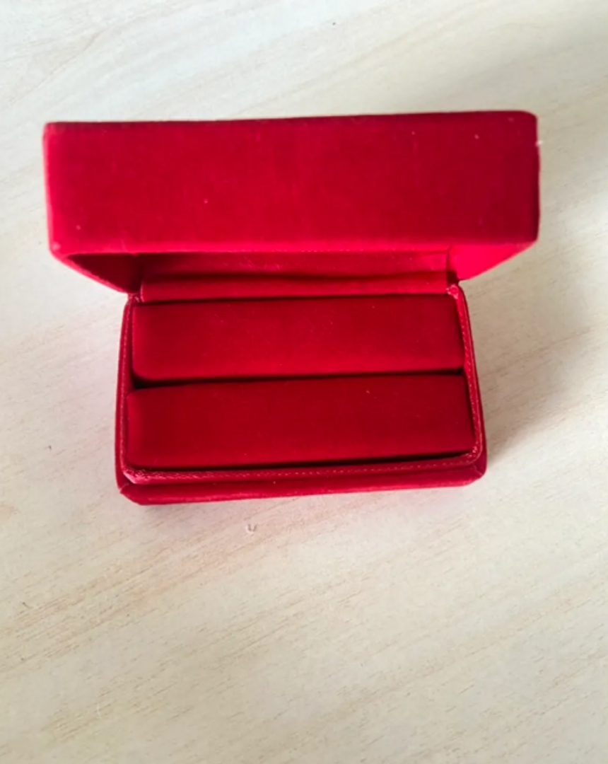 COFRE PANA ROJO ANILLO 