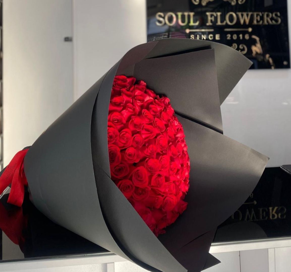 BOUQUET POR 100 ROSAS TRADICIONALES