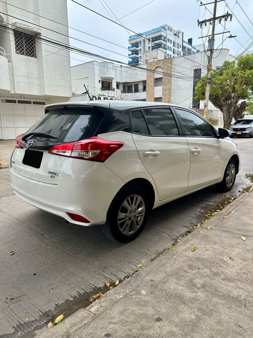 TOYOTA YARIS HATCHBACK XS 2021